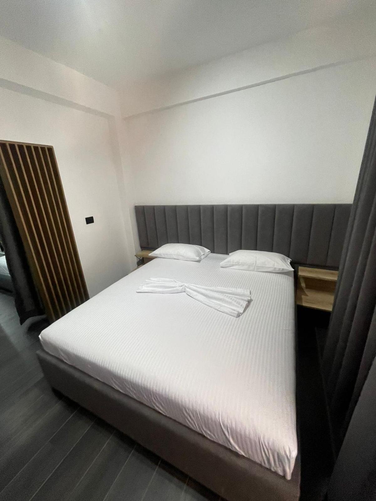Aries Apartments Саранда Екстер'єр фото