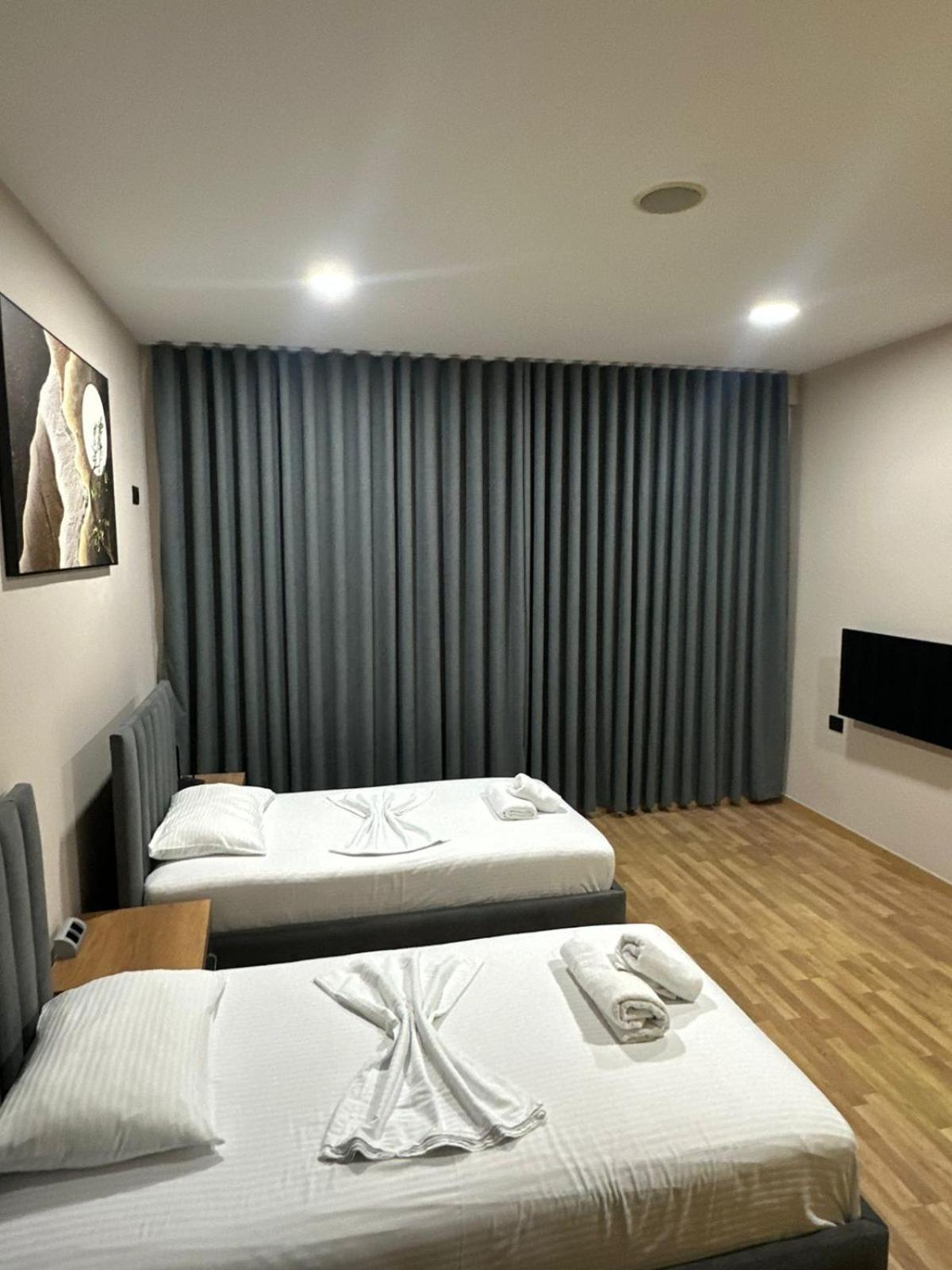 Aries Apartments Саранда Екстер'єр фото